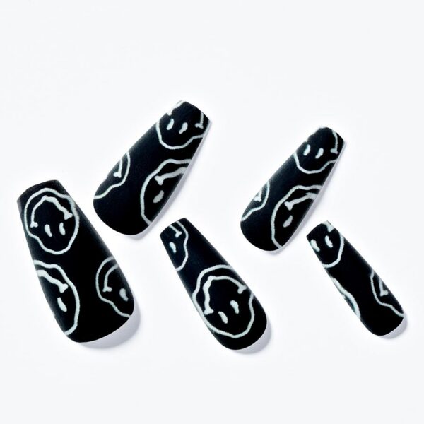Women Fashion Mani Press On Nail Weird Smile