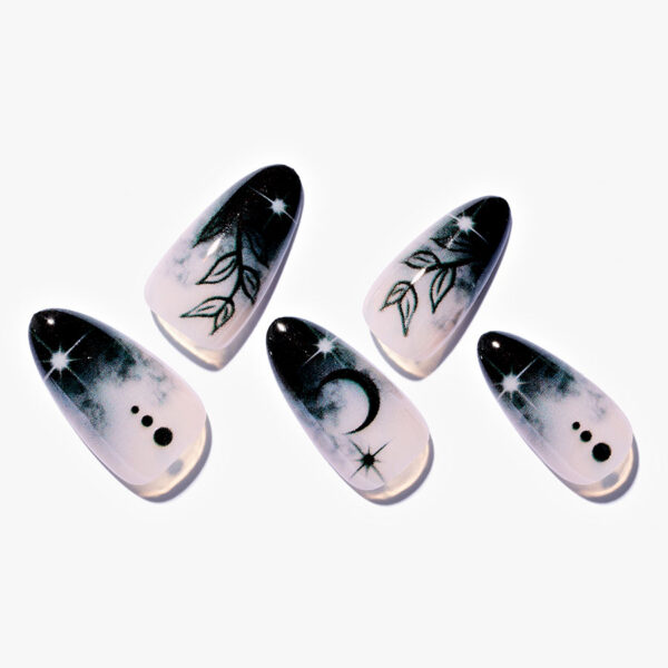 Women Fashion Mani Press On Nails Leaves Under Moonnight